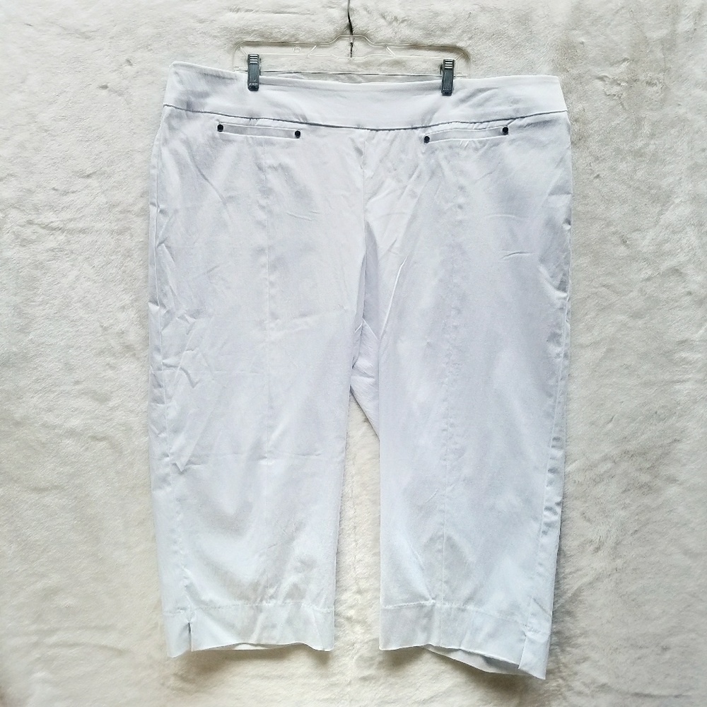Emma White Pull on Stretch Capris Size 24